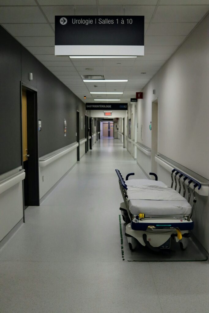 Corridoio di struttura sanitaria, edificio prioritario classe A